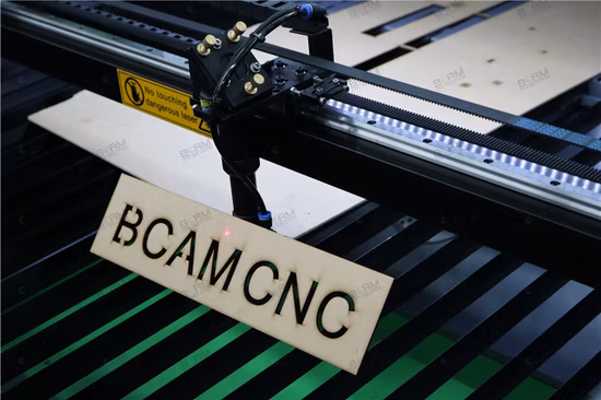 Máquina de gravação e corte a laser CO2 para desejo de presentes artesanais industriais de componentes eletrônicos